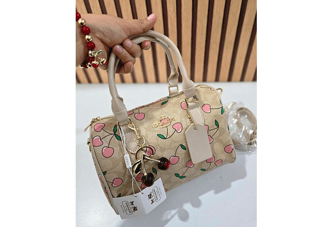 BOLSO DE MANO  IMITACIÓN COACH CON LLAVERO MOD# YDBL074