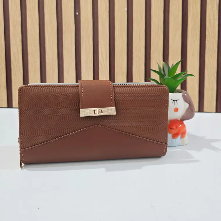 CARTERA PARA DAMA CON CIERRE Y BROCHE MOD# WGT5-117 5
