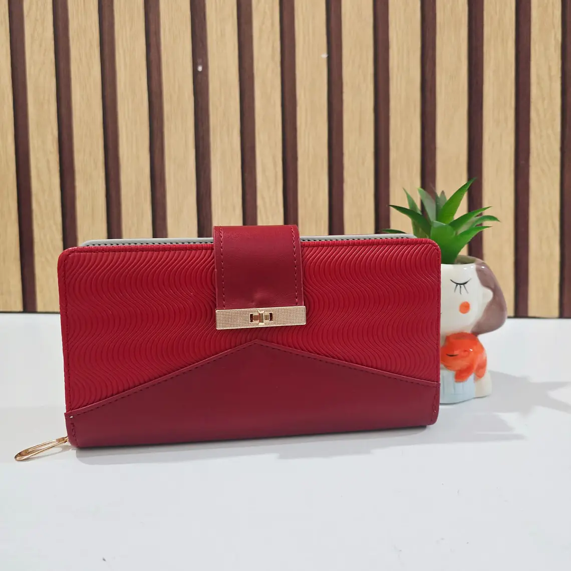 CARTERA PARA DAMA CON CIERRE Y BROCHE MOD# WGT5-117 6