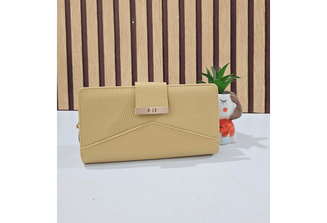 CARTERA PARA DAMA CON CIERRE Y BROCHE MOD# WGT5-117