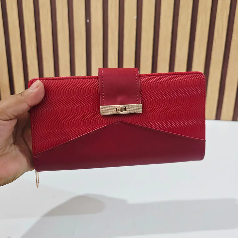 CARTERA PARA DAMA CON CIERRE Y BROCHE MOD# WGT5-117 9