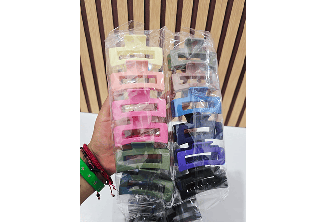 DOCENA DE PINZAS RECATANGULARES COLORES LISOS MOD# ET-62 O 63