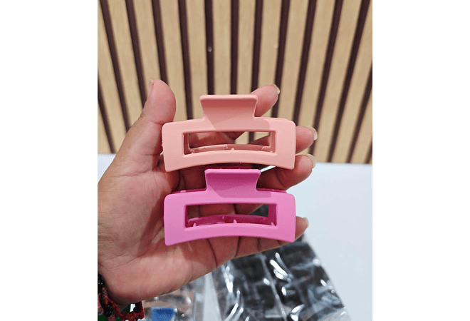 DOCENA DE PINZAS RECATANGULARES COLORES LISOS MOD# ET-62 O 63