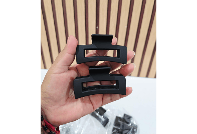 DOCENA DE PINZAS RECATANGULARES COLORES LISOS MOD# ET-62 O 63