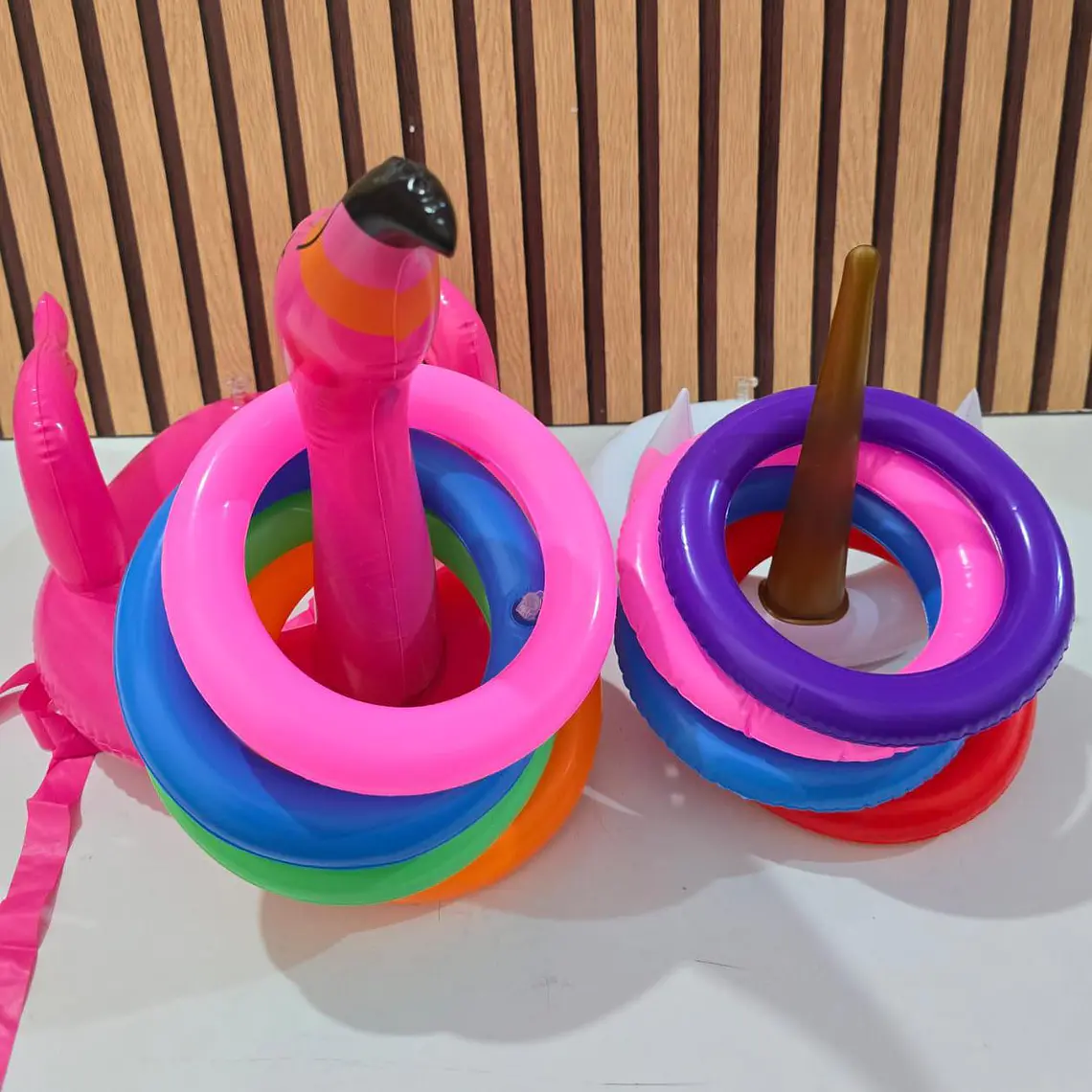 JUGUETE MINI INFLABLE CON ARITOS UNICORNIO O FLAMINGO MOD #992331 7