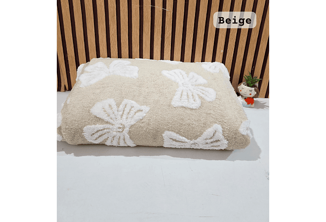 COBIJA ABORREGADA  MATRIMONIAL 1.8 × 2M CON RELIEVE DE MOÑOS MODELO #T-30425