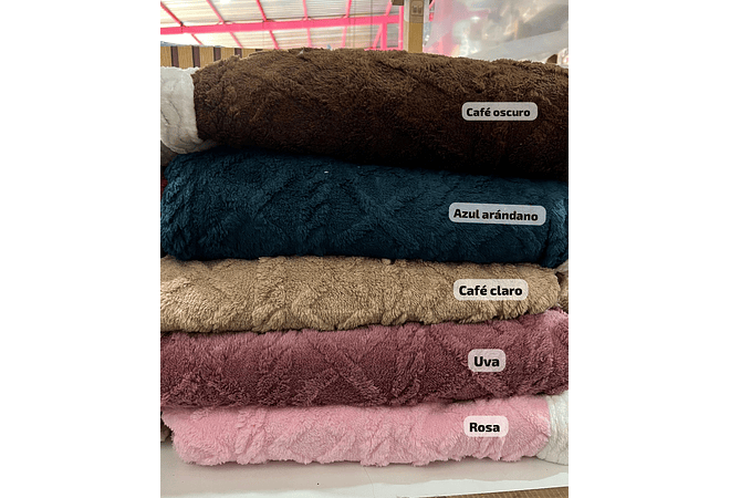 COBERTOR ABORREGADO MATRIMONIAL DISEÑO TRENZADO 190 CM X 220 CM MOD# T-30341 (AGREGAR BOLSA)