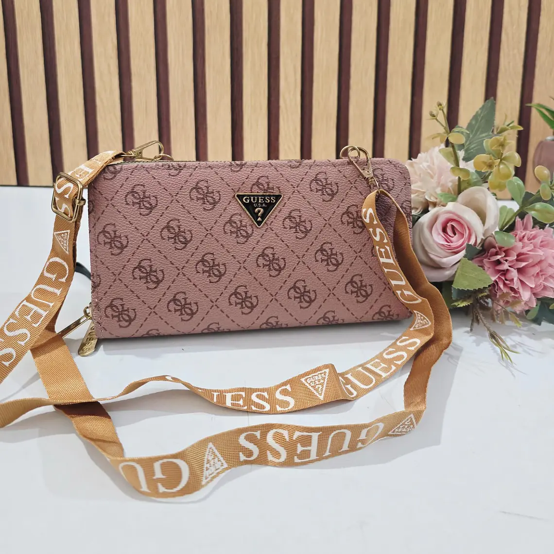 CARTERA GUESS IMITACIÓN PARA DAMA MOD#Y-255 11