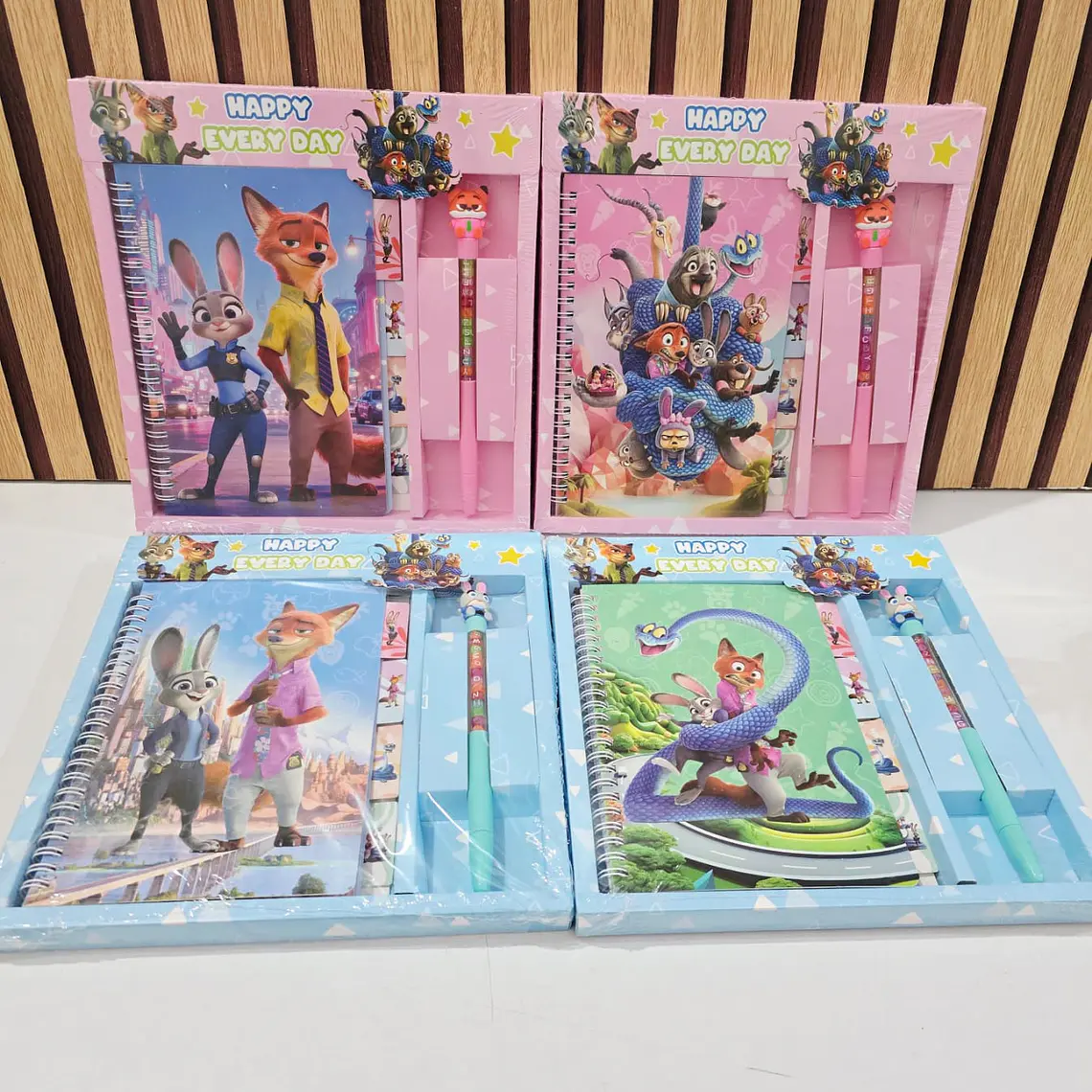 📒🖊️SET DE LIBRETA + LAPICERO/PERSONAJES MOD# SC-217-22 1