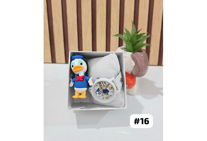 SET RELOJ CON LLAVERITO/PERSONAJES PARA NIÑO (con cajita)
