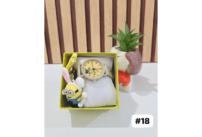 SET RELOJ CON LLAVERITO/PERSONAJES PARA NIÑO (con cajita)