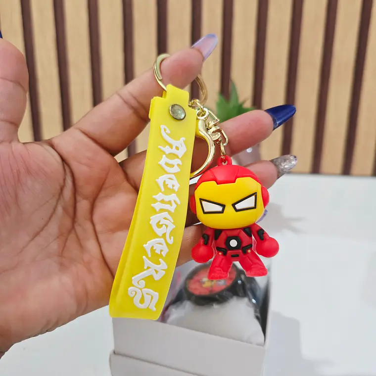 SET RELOJ CON LLAVERITO/PERSONAJES PARA NIÑO (con cajita) 21