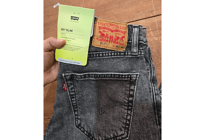 JEANS PARA CABALLERO, LEVIS STRAUSS & CO 30 X 30 MOD# 511 👖