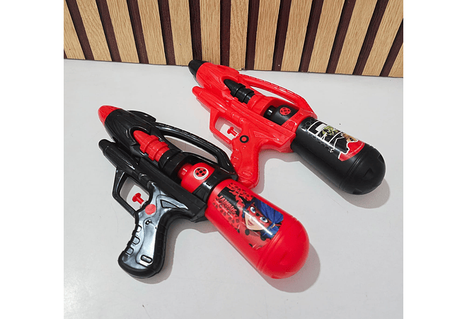 PISTOLA LANZA AGUA/ LADY BUG MOD# 0046  🔫💧
