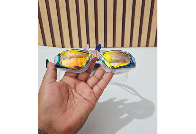 GOGGLES ACABADO TORNASOL CON ESTUCHE (ADULTO) MOD# 992438  