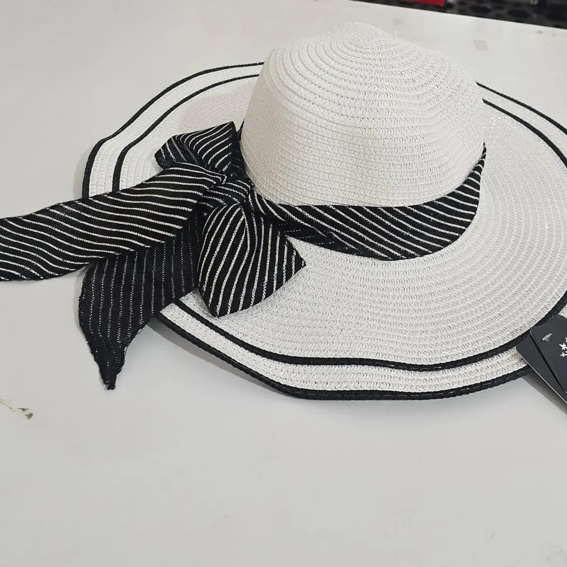 👒 SOMBRERO PLAYERO-CASUAL MOÑO NEGRO RAYAS BLANCAS  MOD# YC-HAT1276 (AL AZAR)🏖️ 10