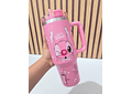 VASO TERMICO CON AGQRRADERA DISEÑO STITCH DE 1.250ML