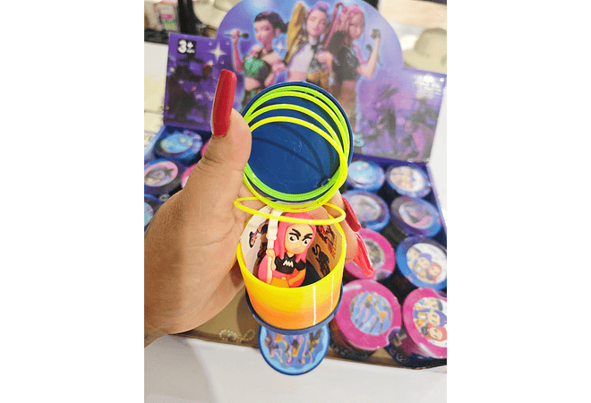 RESORTE ESPIRAL K-POP DEMON HUNTERS (FIGURA SORPRESA) MOD# KPS24