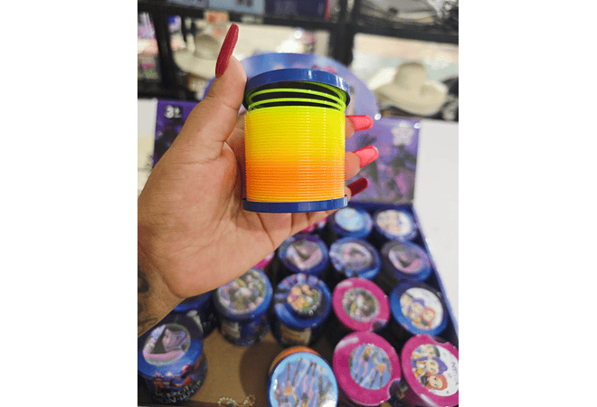 RESORTE ESPIRAL K-POP DEMON HUNTERS (FIGURA SORPRESA) MOD# KPS24