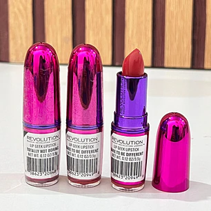 💋REVOLUTION MAKEUP LONDON LIP GEEK LIPSTICK MOD# 293C267A(envase metálico)  🦋