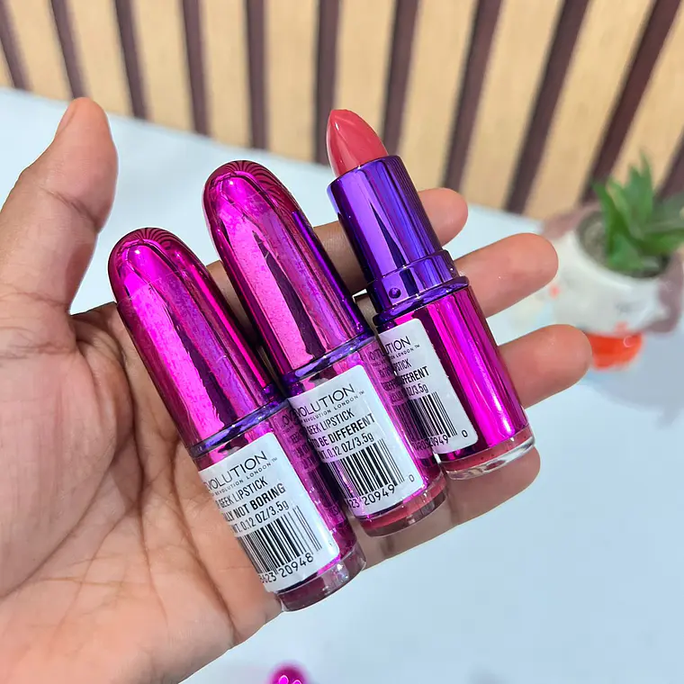 💋REVOLUTION MAKEUP LONDON LIP GEEK LIPSTICK MOD# 293C267A(envase metálico)  🦋 3