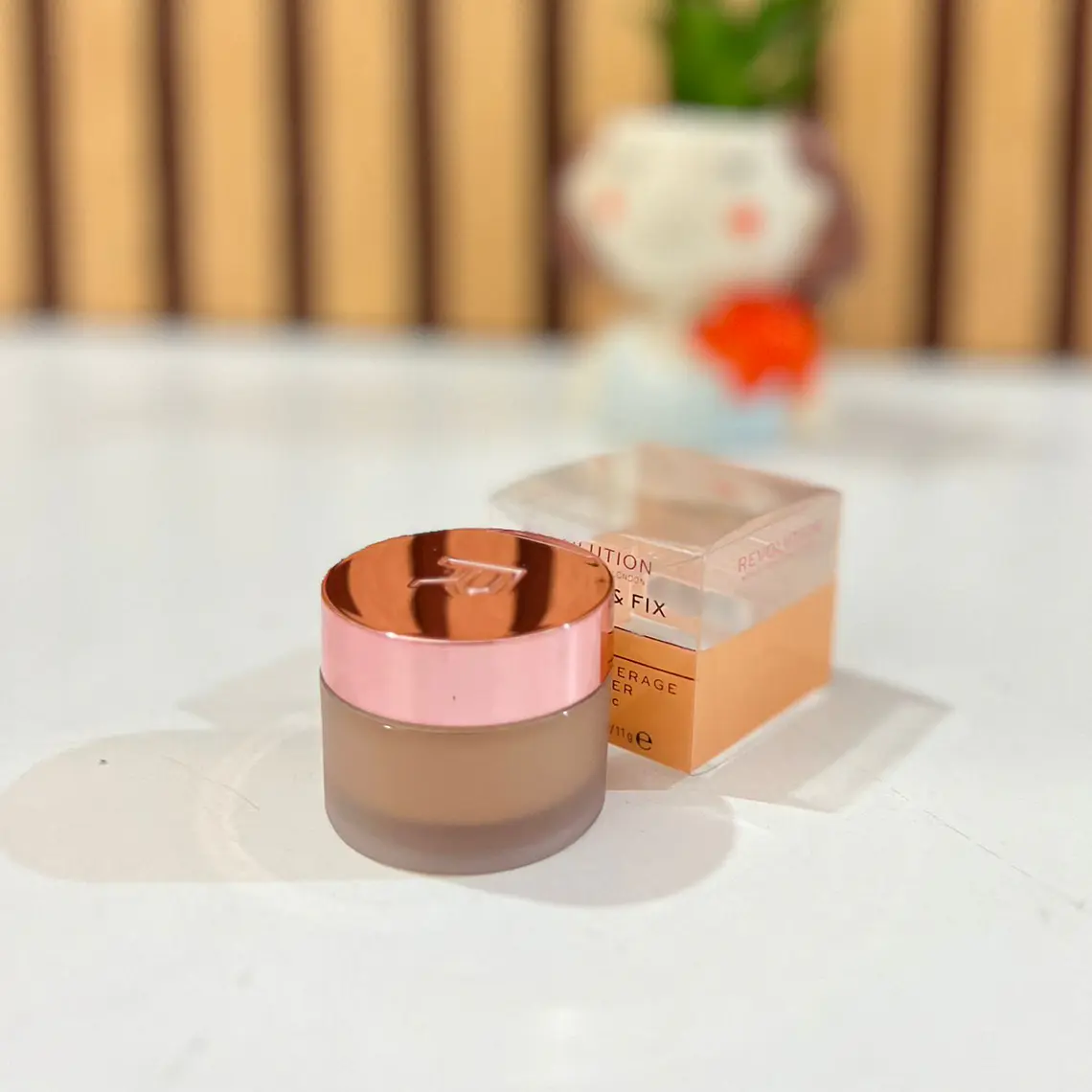 CORRECTOR REVOLUTION CONCEAL & FIX ULTIMATTE CONVERGE EN EL TONO TAN MOD# R249  🦋🌼 3