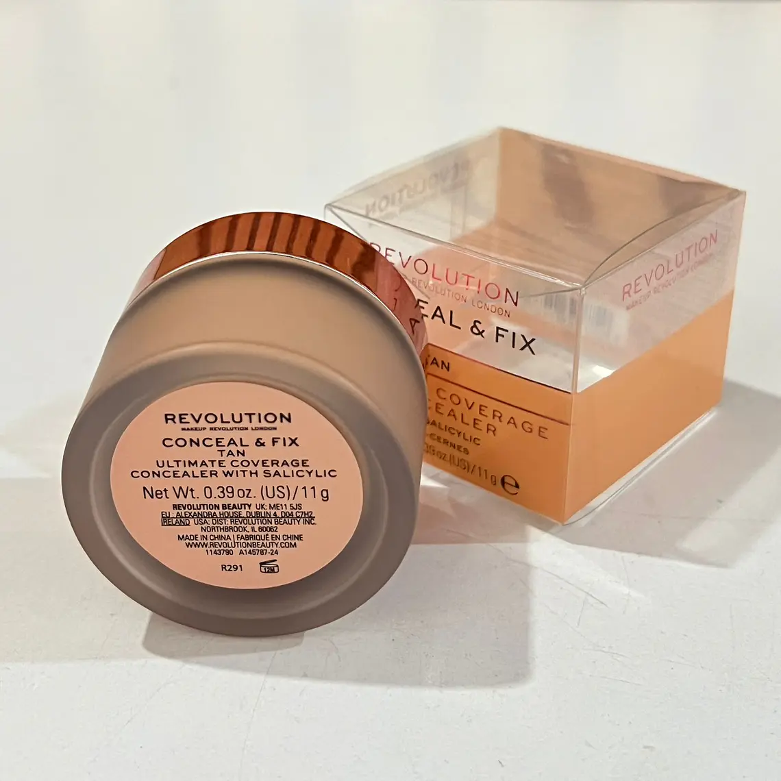 CORRECTOR REVOLUTION CONCEAL & FIX ULTIMATTE CONVERGE EN EL TONO TAN MOD# R249  🦋🌼 5