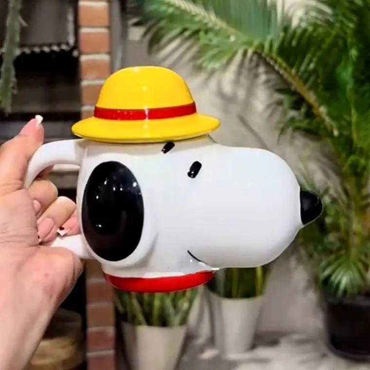 TAZA DE CERÁMICA DISEÑO SNOOPY DE 550ML 1