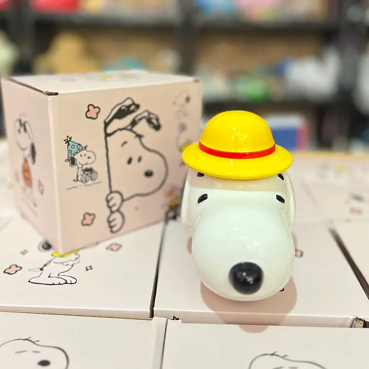 TAZA DE CERÁMICA DISEÑO SNOOPY DE 550ML 4