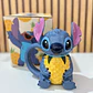 TAZA DISEÑO STITCH CON UNA PIÑA DE 500ML MOD# 25-tcb-130 🍍 - Miniatura 1
