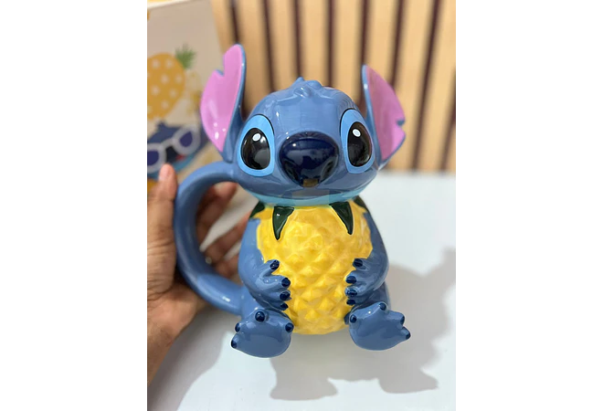 TAZA DISEÑO STITCH CON UNA PIÑA DE 500ML MOD# 25-tcb-130 🍍