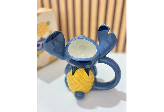 TAZA DISEÑO STITCH CON UNA PIÑA DE 500ML MOD# 25-tcb-130 🍍