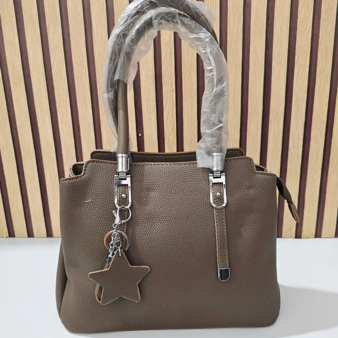 BOLSO DE MANO PARA DAMA CON COLGANTE ESTRELLA MOD# YGX-51  ⭐ 👜 7