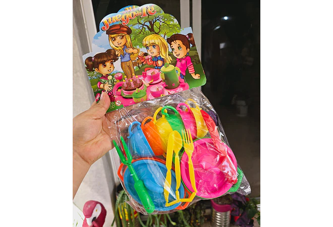 MINI JUEGO DE TÉ CON CACEROLAS PARA NIÑAS