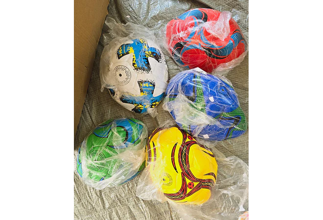 BALÓN #5 DE FÚTBOL VARIOS COLORES AL AZAR MOD# B100  ⚽
