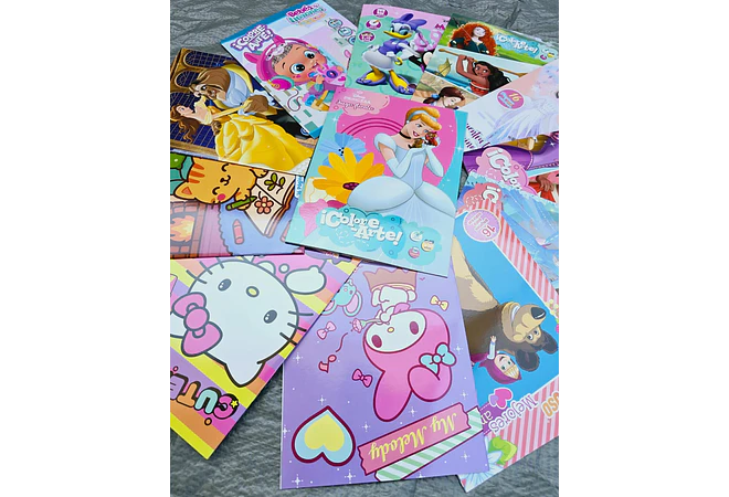 PAQ DE 3 LIBROS PARA COLOREAR VARIOS PERSONAJES DE NIÑA Y NIÑO(AL AZAR)🖍️