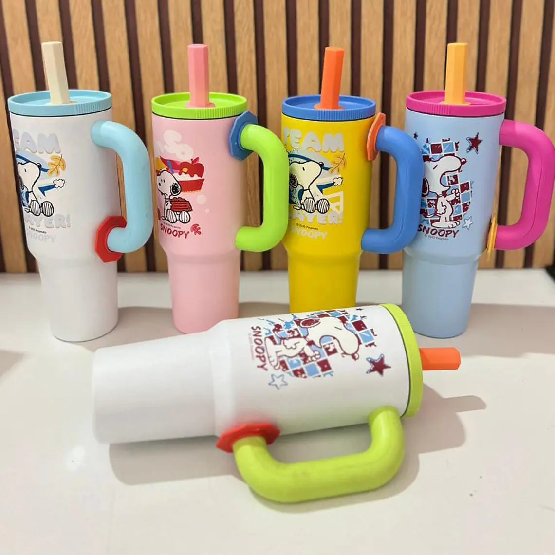 VASO TÉRMICO SNOOPY DE 1500ML MOD# E2516 1