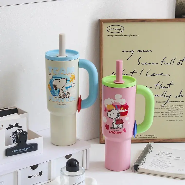 VASO TÉRMICO SNOOPY DE 1500ML MOD# E2516 2