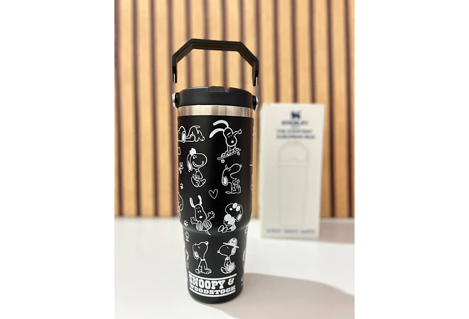 🥤VASO TÉRMICO DE 900ML CON ASA DISEÑO SNOOPY MOD# 1913  🍉