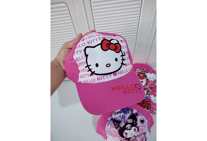 1 GORRA INFANTIL PARA NIÑAS DISEÑO HELLO KITTY O KUROMI MOD# SRIO