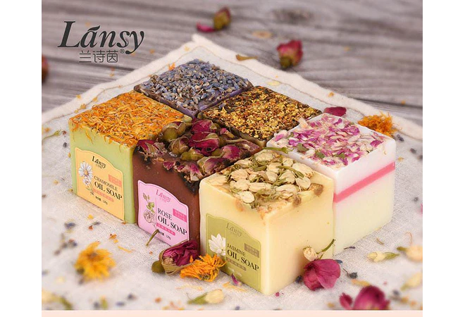 JABÓN ARTESANAL DE ACEITES ESCENCIALES  🧼