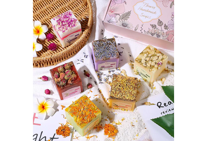 JABÓN ARTESANAL DE ACEITES ESCENCIALES  🧼