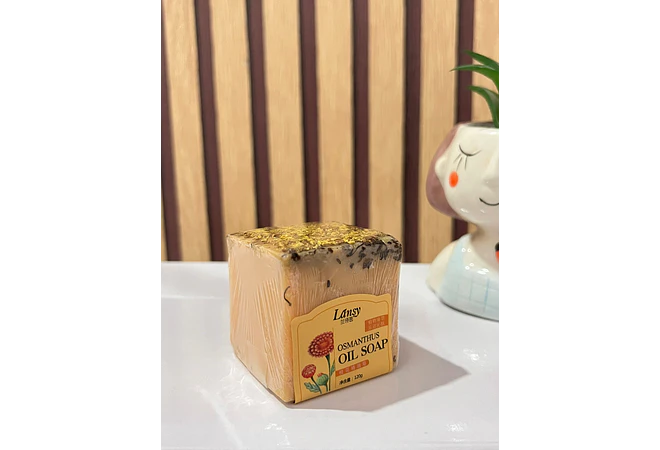 JABÓN ARTESANAL DE ACEITES ESCENCIALES  🧼