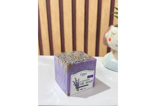 JABÓN ARTESANAL DE ACEITES ESCENCIALES  🧼