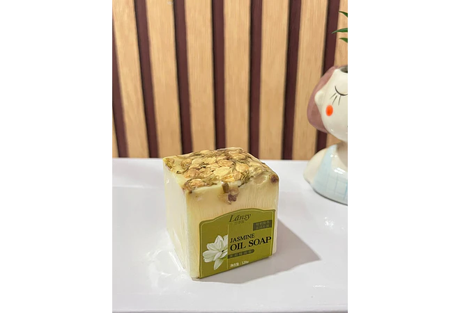 JABÓN ARTESANAL DE ACEITES ESCENCIALES  🧼