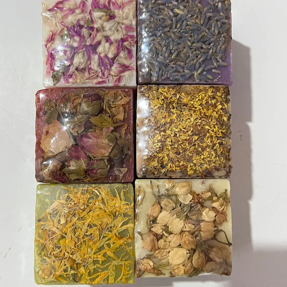 JABÓN ARTESANAL DE ACEITES ESCENCIALES  🧼 13