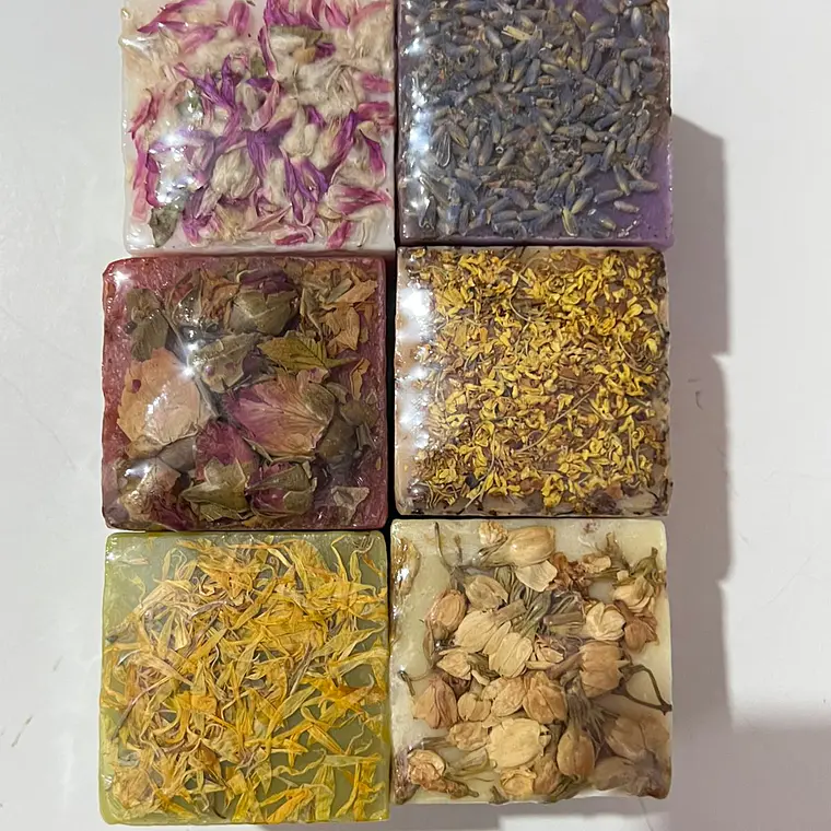 JABÓN ARTESANAL DE ACEITES ESCENCIALES  🧼 13