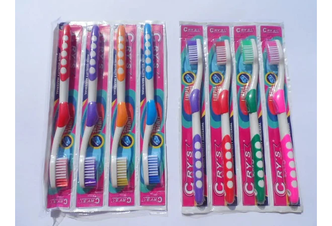 DOCENA DE CEPILLOS DENTAL AL AZAR 🦷🪥