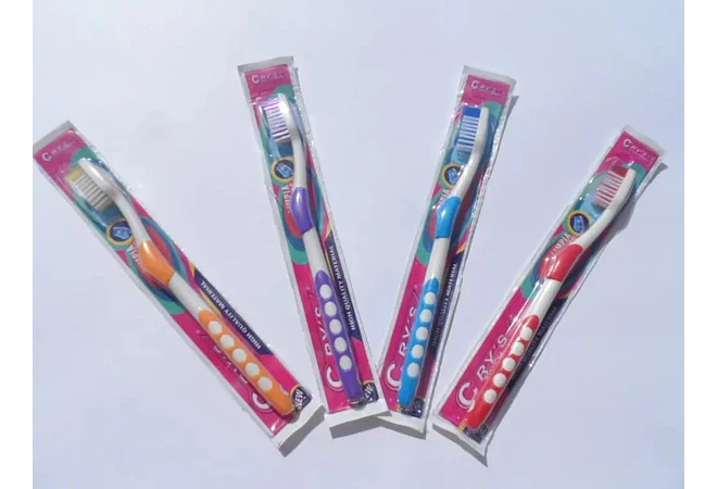 DOCENA DE CEPILLOS DENTAL AL AZAR 🦷🪥