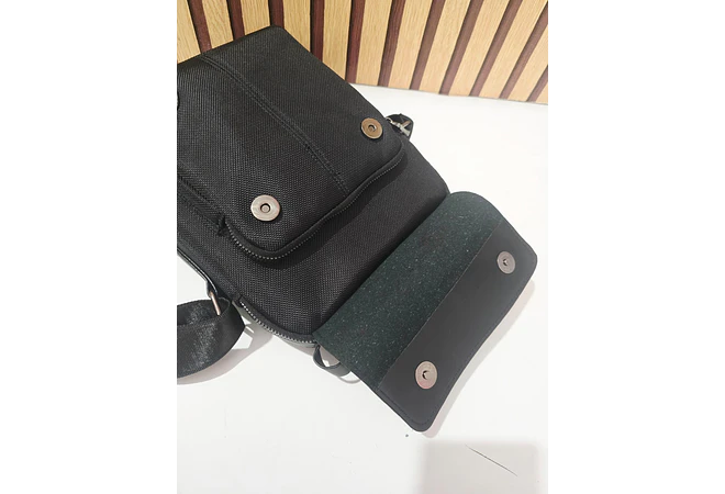 BOLSA MARICONERA NEGRA PARA CABALLERO  (POLWRNG 🐎) MOD# MK802-10